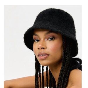 FRANKIES BIKINIS Jax Fuzzy Bucket Hat